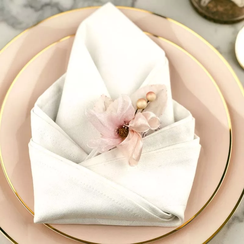 fleur décoration boutonnière pivoine