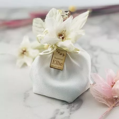 fleur décoration boutonnière pivoine