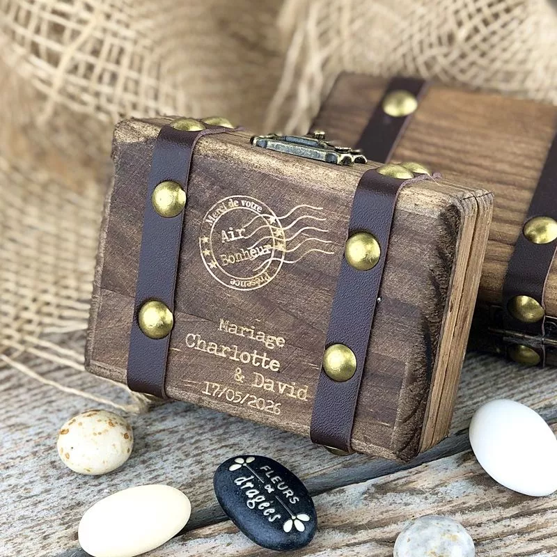 Cadeaux invités original Boite dragées Valise vintage personnalisée